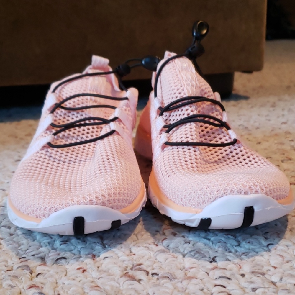 Stylish pink water shoes